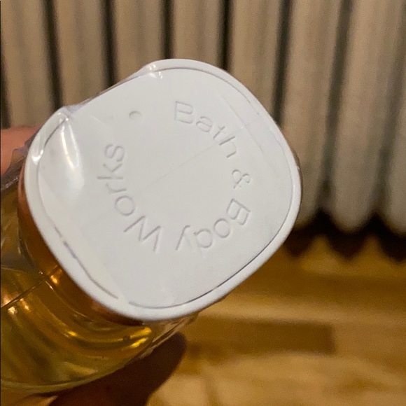 💥SOLD💥Bundle, Bath and Body Works Shower Gel - Picture 8 of 8